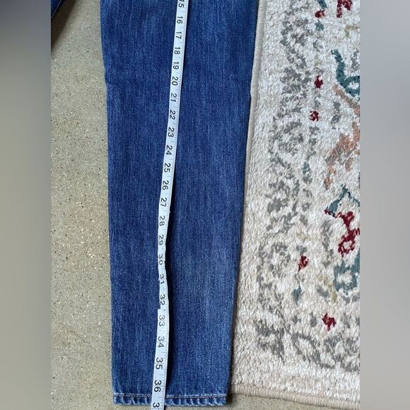 Abercrombie & Fitch Medium Wash Distressed Skinny Jeans (Size: 0/25) - Picture 6 of 12